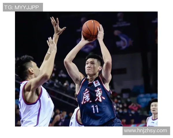 周鹏：从篮球场上的传奇到生活中的奋斗者，见证青春与梦想的交汇点